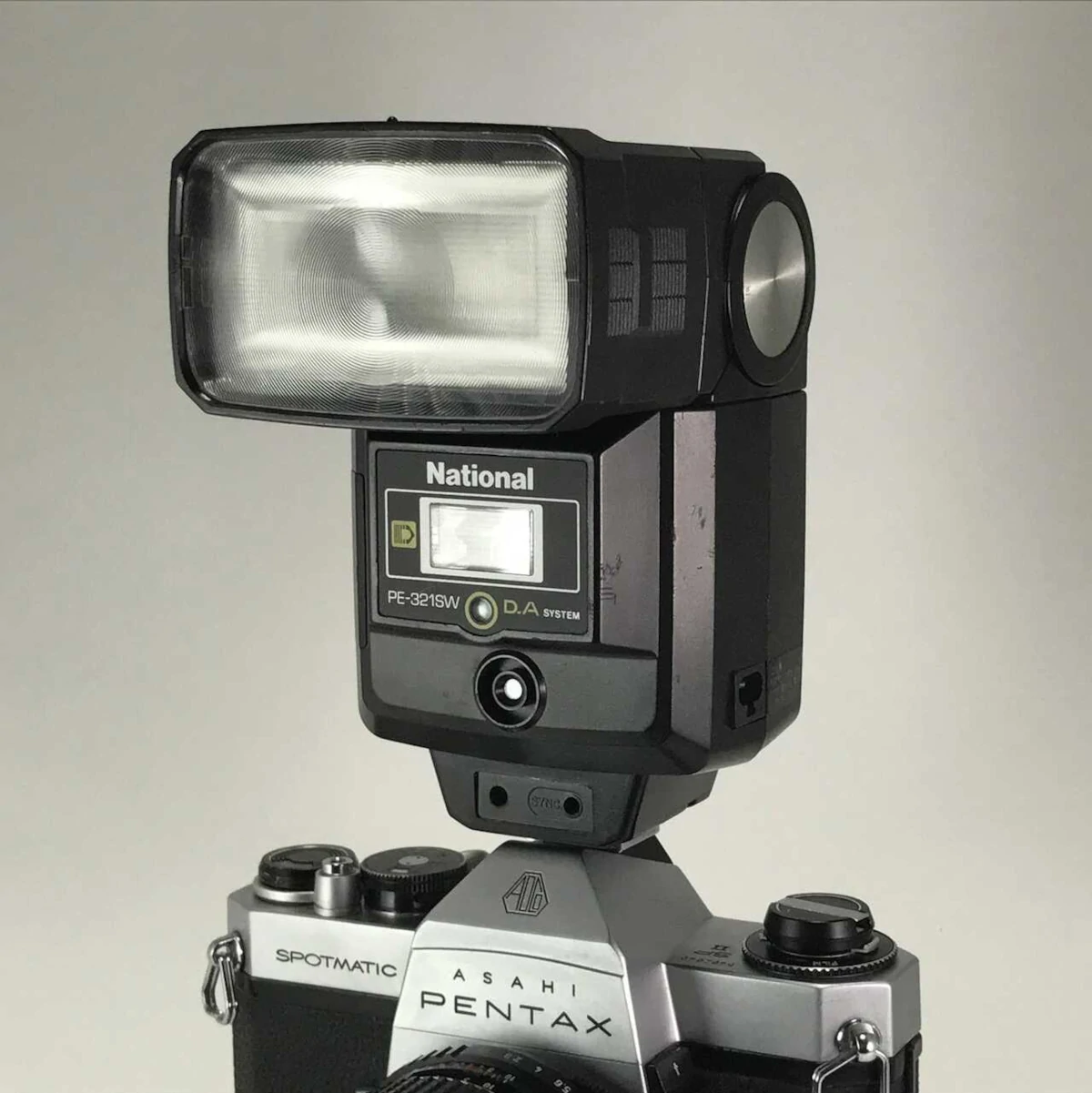  ナショナル（松下電器）ストロボの歴史‐家庭写真の文化を支えた“国民的ストロボ”