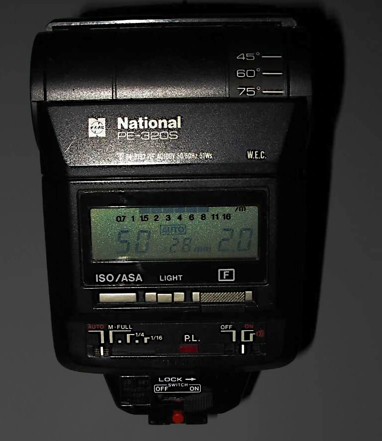 TTL誕生までの技術進化‐光を測る場所をストロボ → カメラへ移した歴史