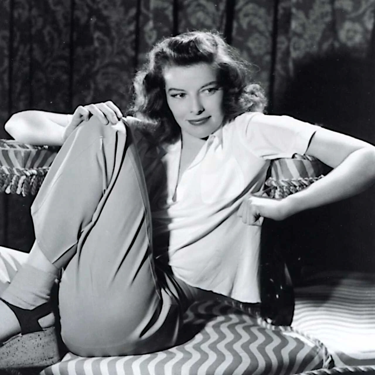 女性がスーツを着る100年史‐自由・権利・尊厳・沈黙の力を獲得するまで