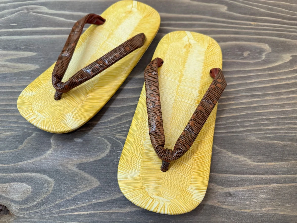 雪駄のサイズ ― 大きくしない理由が「美しさ」と「所作」を決める