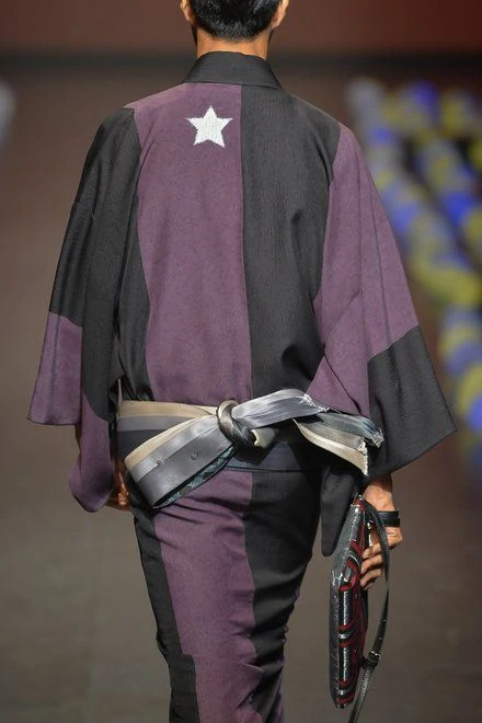 男子帯の色 ― 「主張しない」ために選ばれた配色