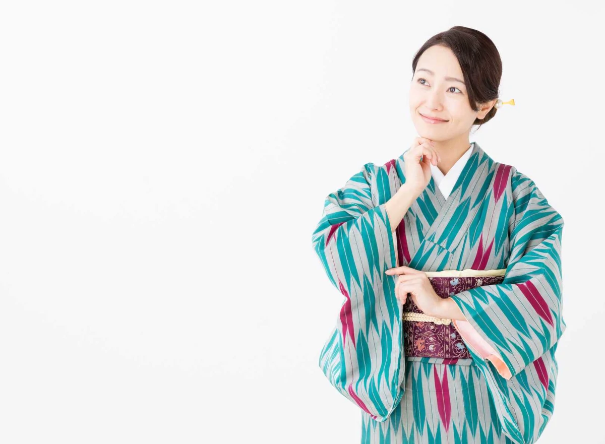 半襦袢 ― 「肌着」と「装束」をつなぐ合理的な衣