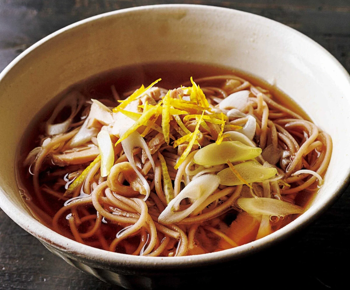 そばの湯がき方 ― 茹でるのではなく、目を覚ます