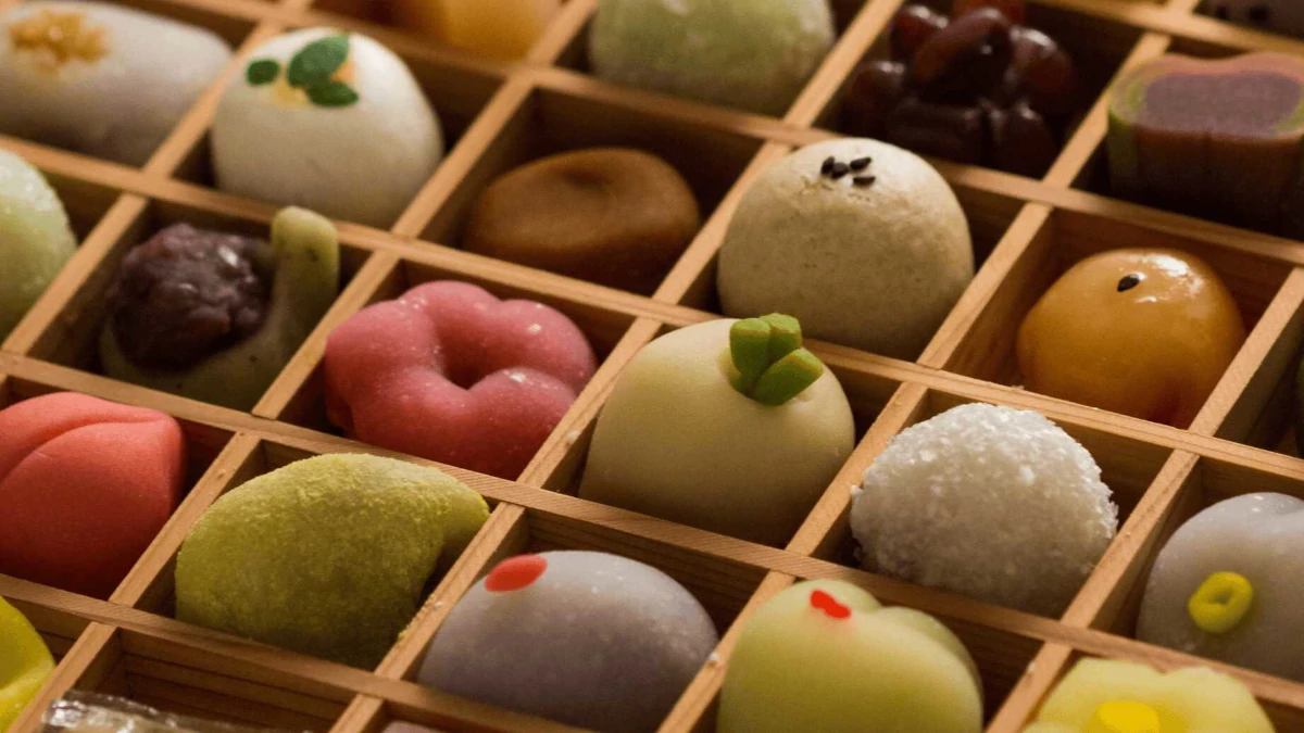 つく・練り上げる和菓子 ― 手の圧で「粘り」を完成させます