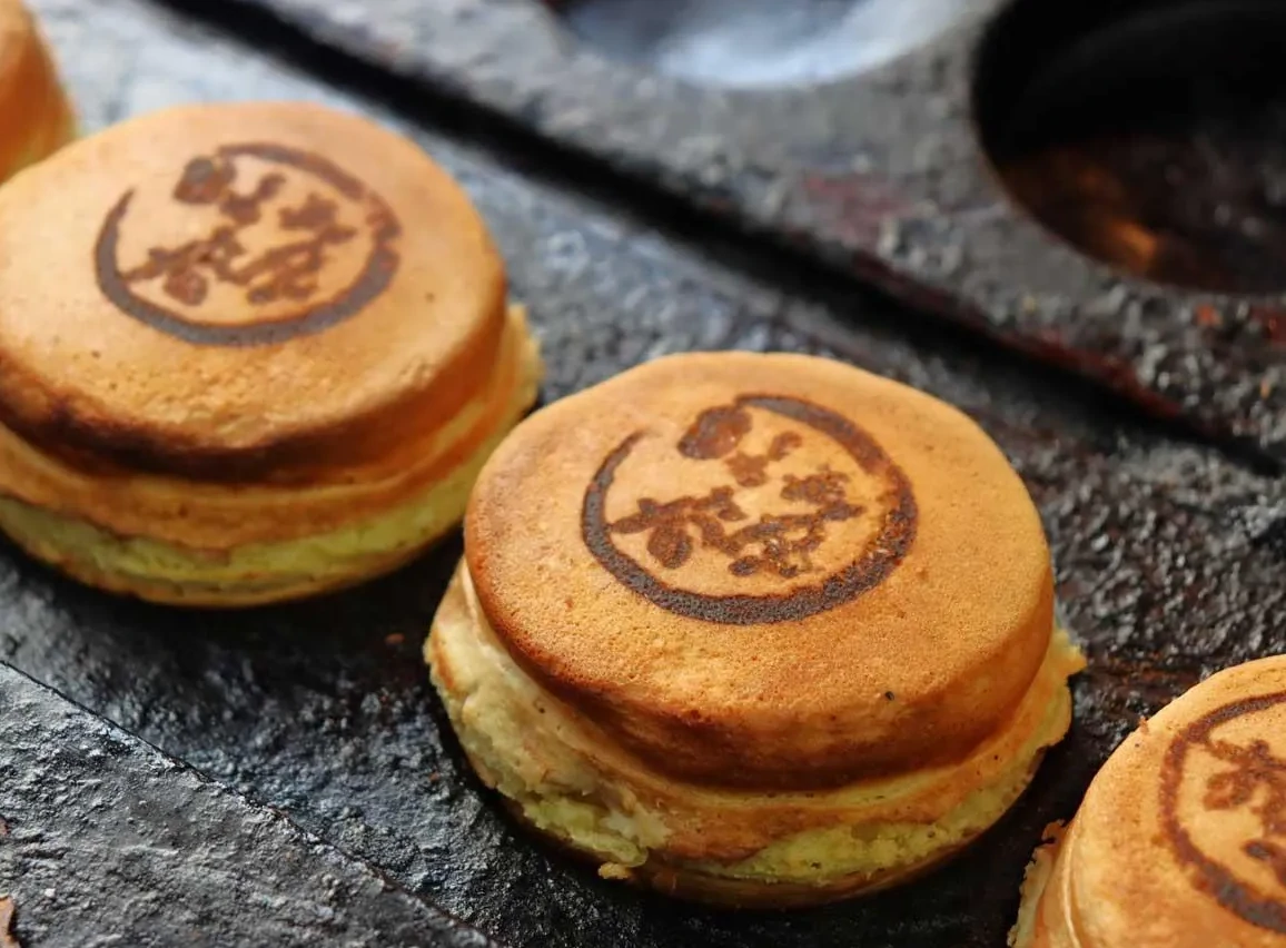 焼く和菓子の歴史 ― 火と町が育てた甘味文化です