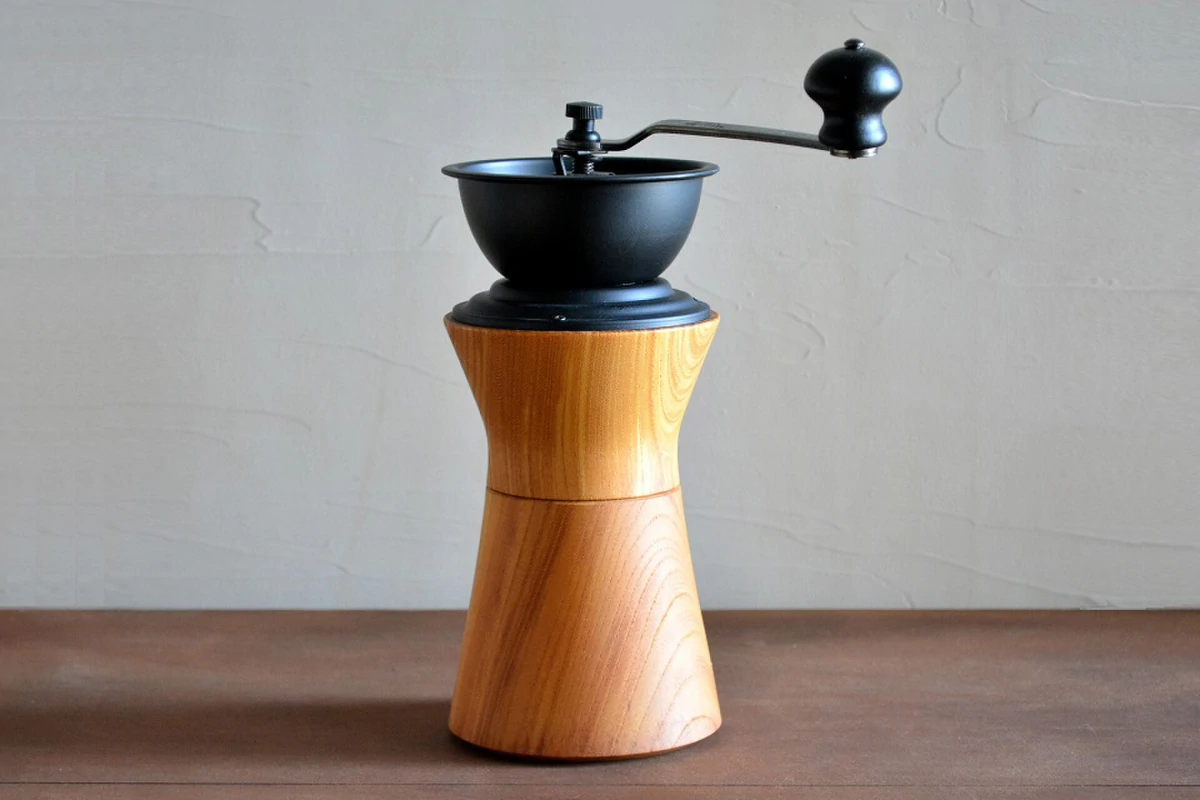 コーヒーミル ― 粒度を支配する、静かな主役