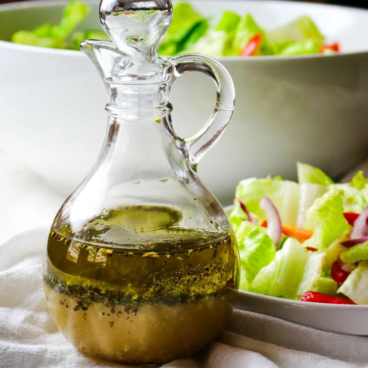 塩＋酢＋オリーブ油 ― サラダを成立させた最小構成