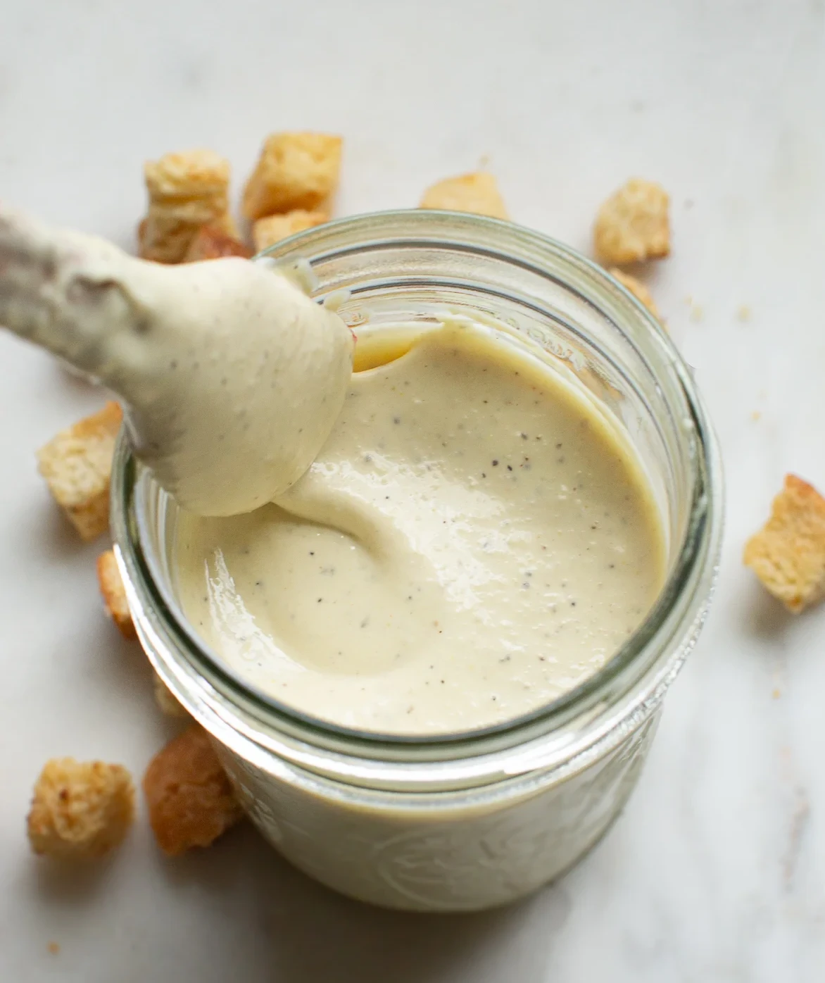 乳化剤 ― 混ざらないものを成立させる仲介者