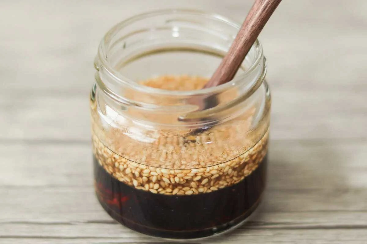 ごまドレッシングの歴史 ― 胡麻が乳化を担ってきた道筋