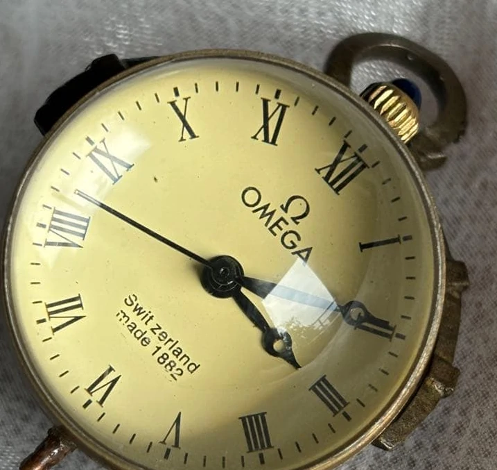 OMEGA 球体ガラス懐中時計（クリスタルボール）― 見せるためではなく「守るため」の造形