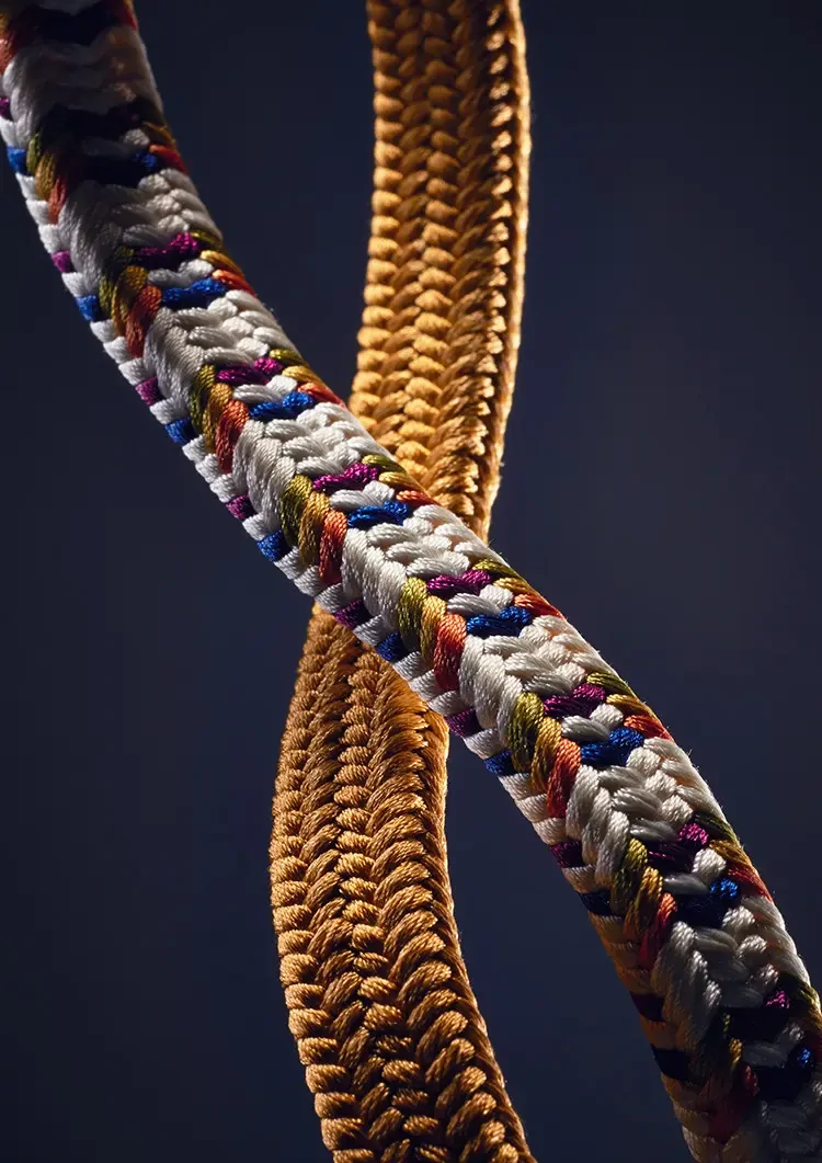 組紐の技法 ― 糸の動きが生む構造と表情