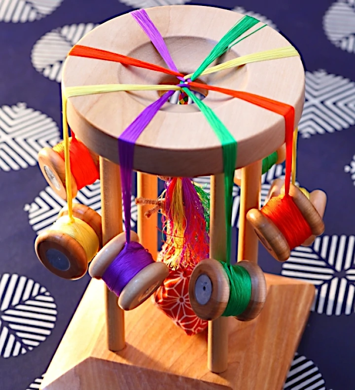 組紐に使う「糸」― 構造と表情を決める素材