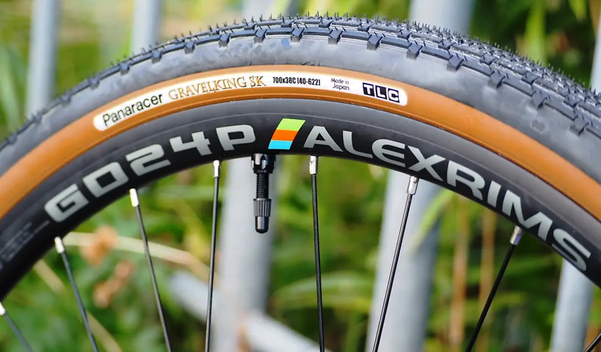 ロックナットを締めすぎるとチューブが膨らむ原因｜バルブ周辺トラブルの仕組みをご紹介します